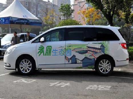 定南户外车贴喷绘如何保持效果?